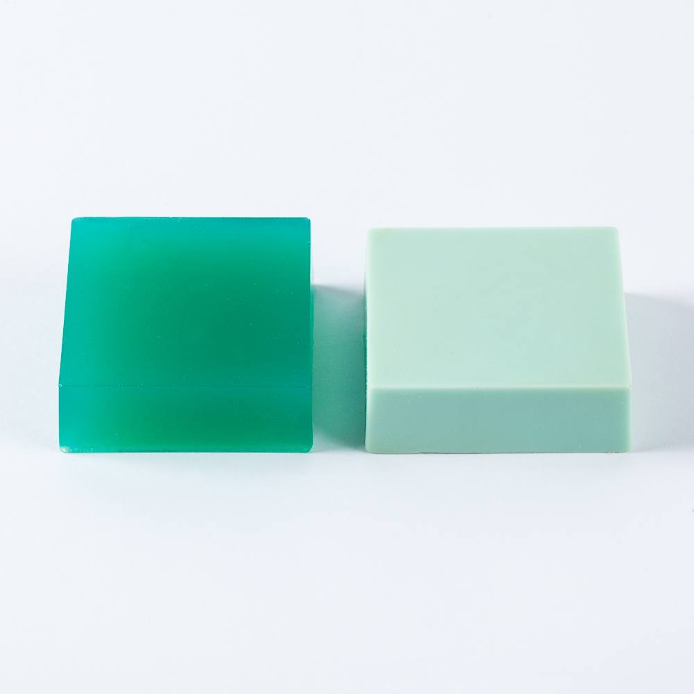 Hydrated Chrome Green Color Block image number null