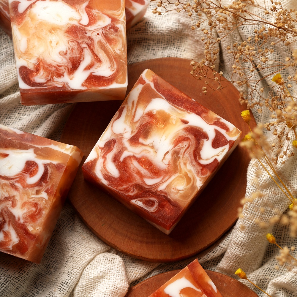 Pumpkin Cardamom Swirl Soap Project image number null