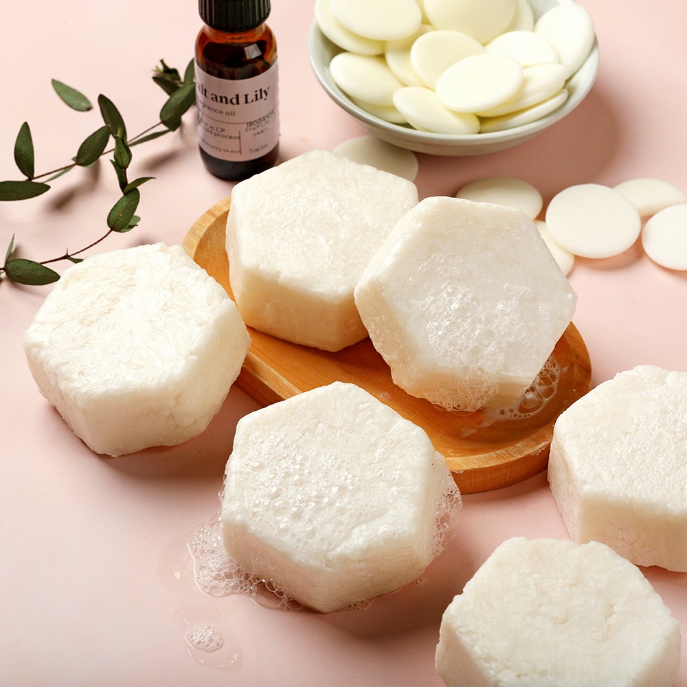 Sea Salt and Lily Shampoo Bar Kit image number null